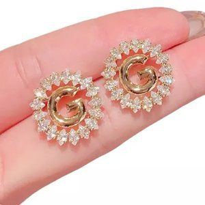 Daisy Flower Hoops Letter G With Zircons / 18K Gold Plated